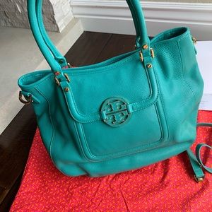 Tory Burch Amanda Classic Handle Handbag.